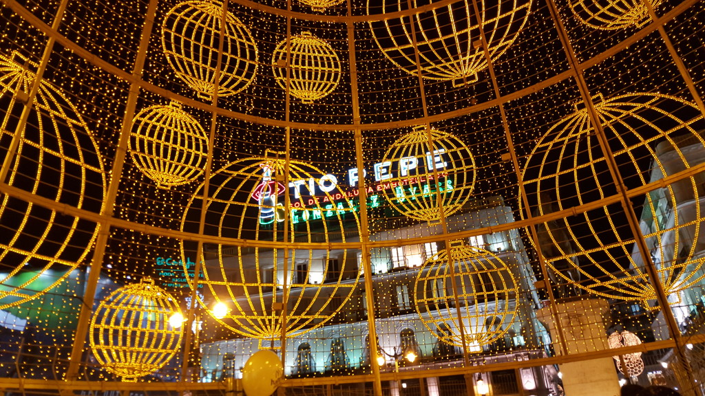 Felices Fiestas y Próspero Año Nuevo 2016 desde el centro de Madrid